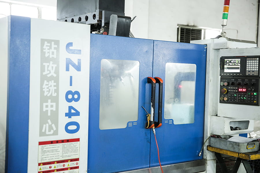 Four-axis machining center